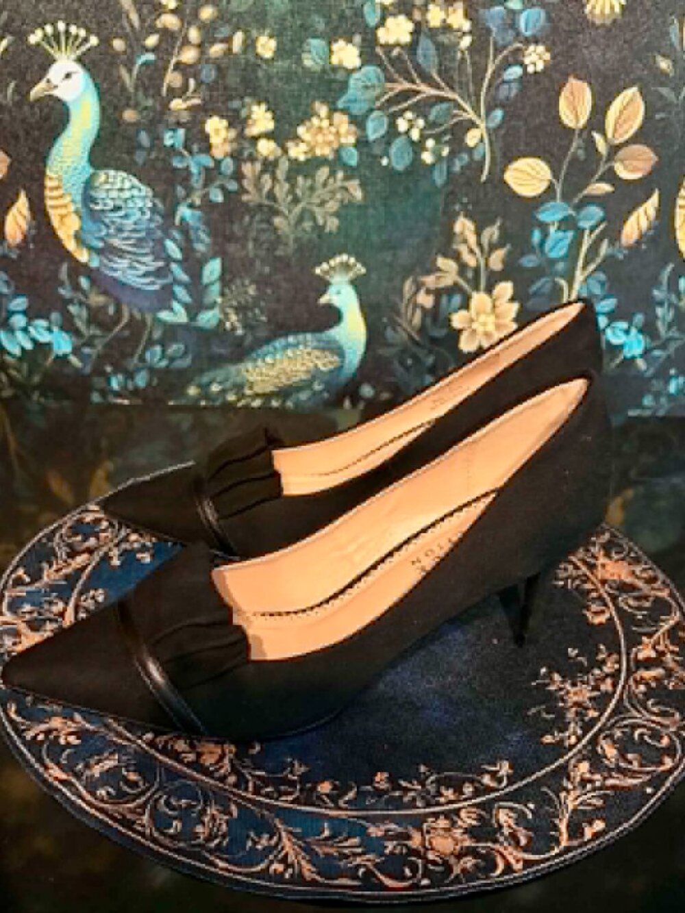 NEW Journee Collection Marek Women's Ruffle Pointed Toe Mid Heel Pumps 9m
